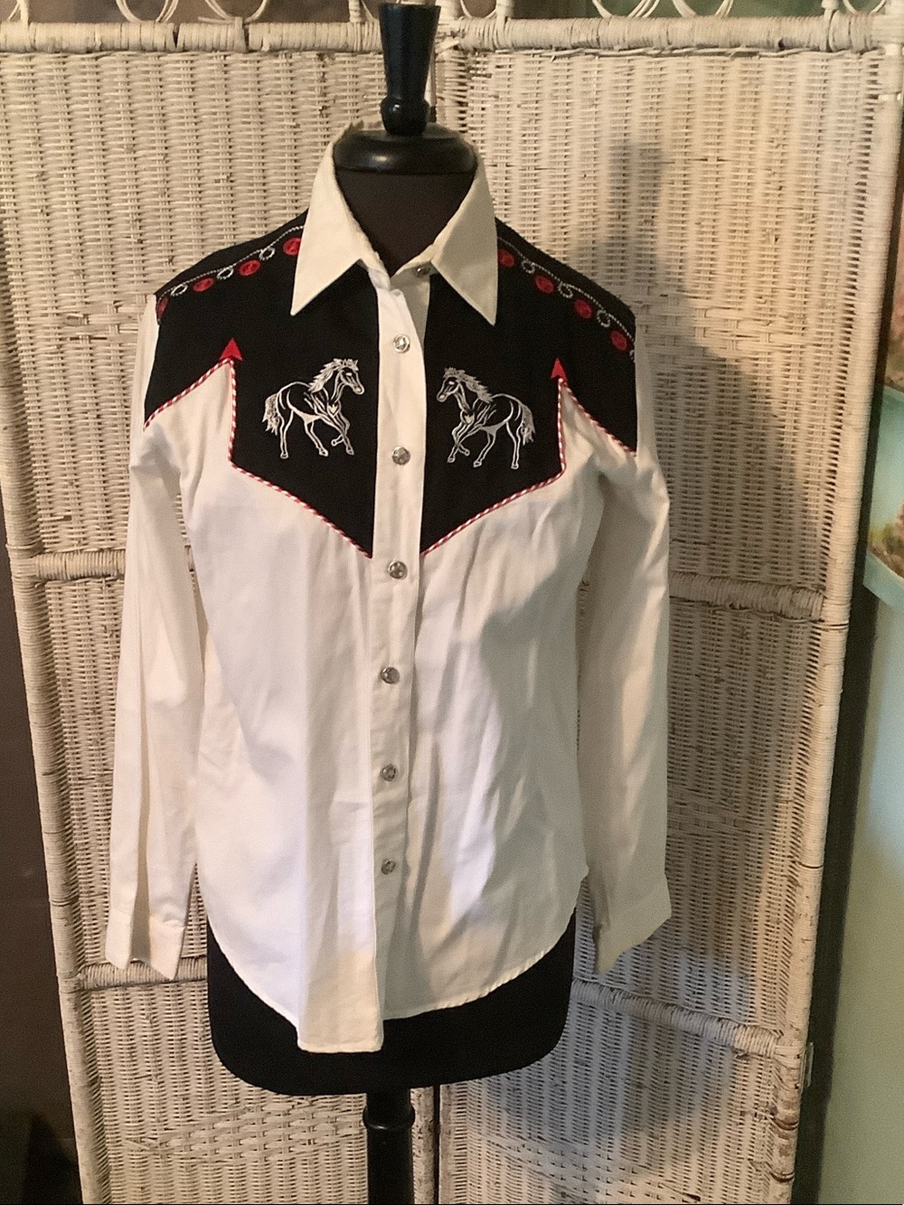 White Western Shirt with Black Yoke and Horse Embroidery